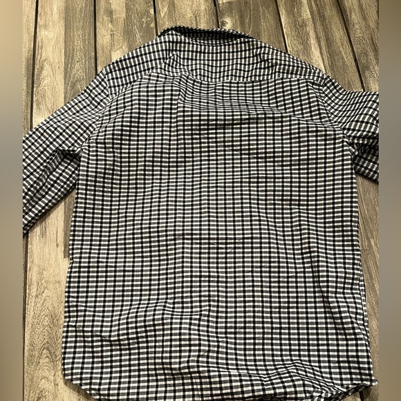 Perry Ellis stretch button up size medium. Gently used. - Picture 5 of 5